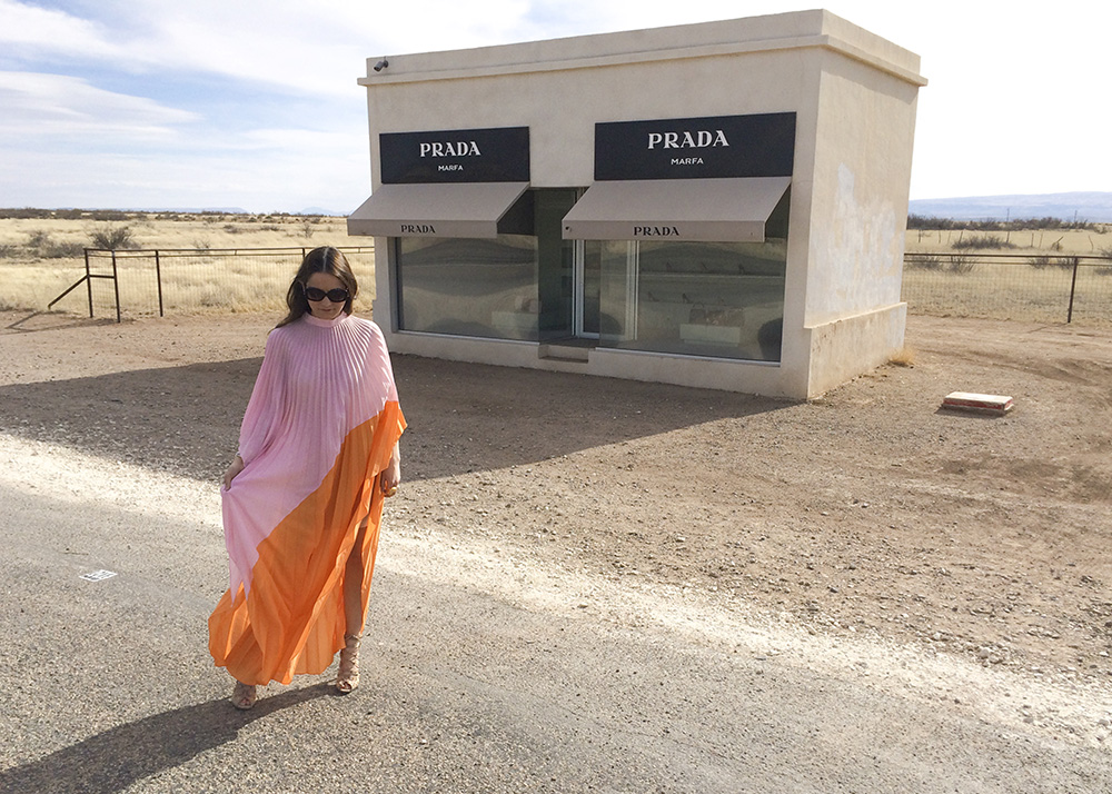 Introducir 95+ imagen prada store marfa texas - Abzlocal.mx