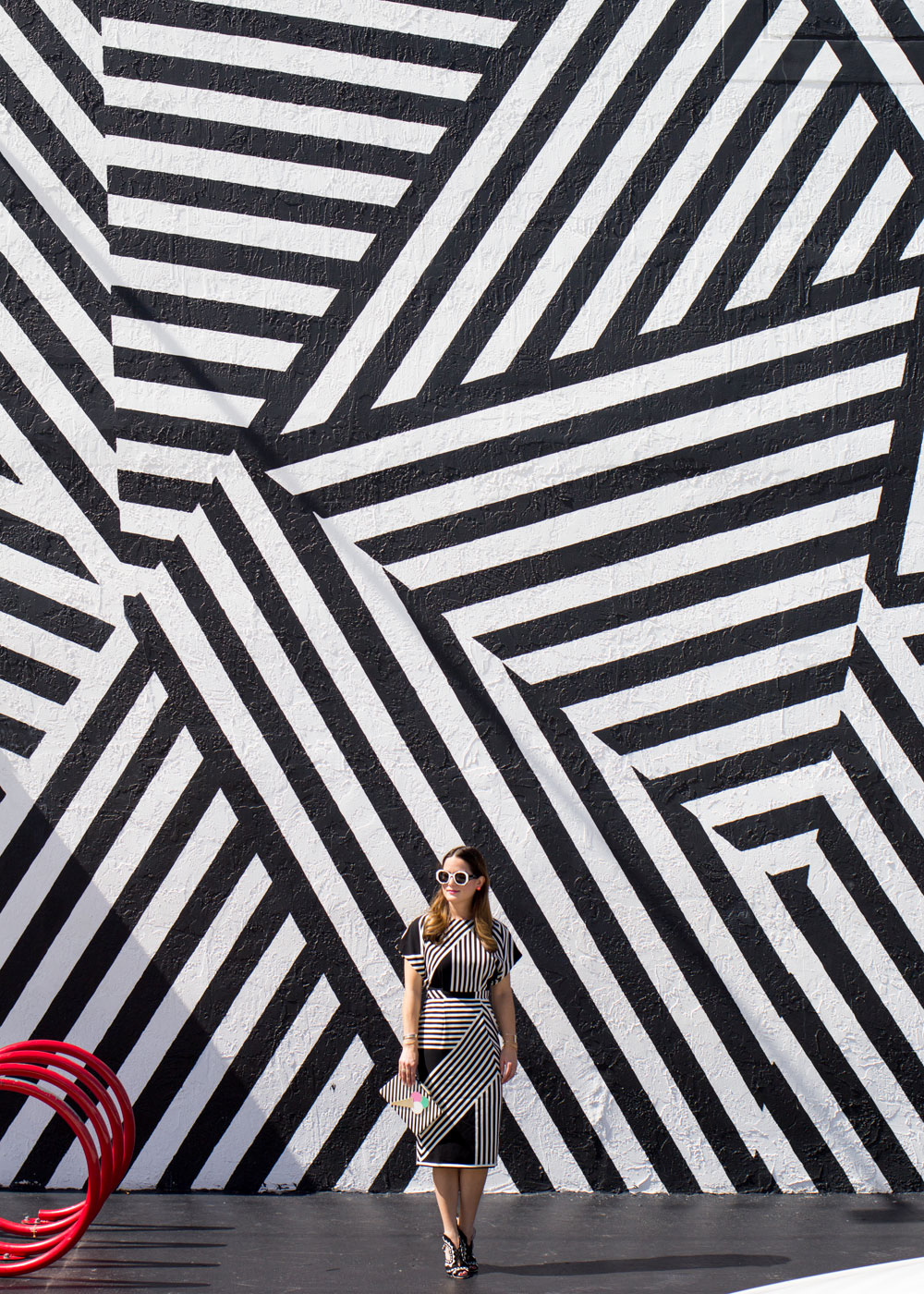 Wynwood Black White Striped Wall