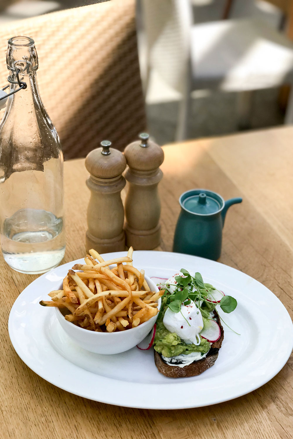 Summer House Chicago Avocado Toast