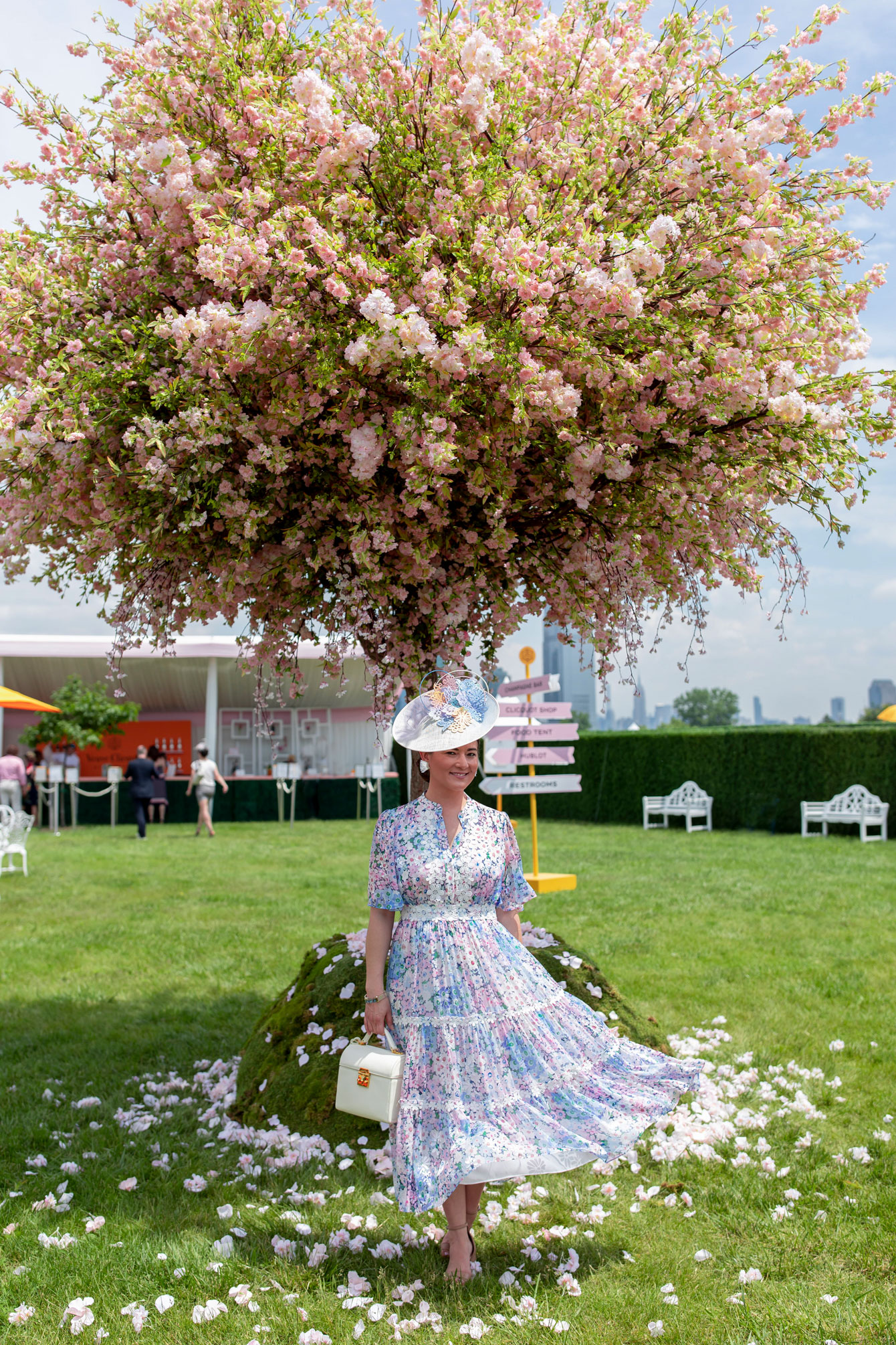 Veuve Clicquot Polo Classic Rose Garden Decor