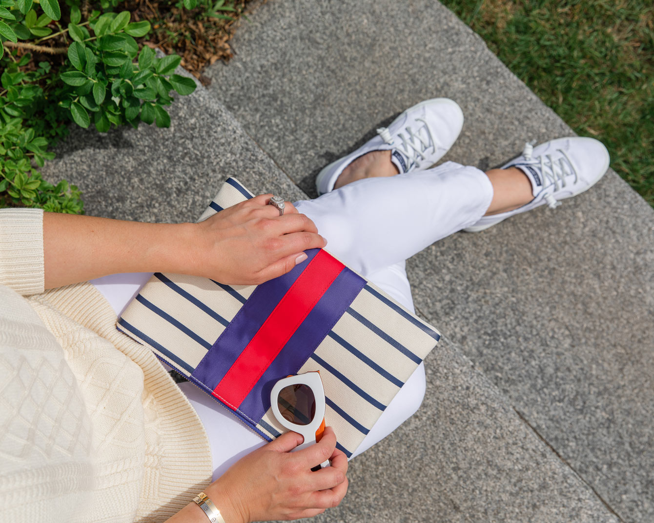 vineyard vines stripe clutch