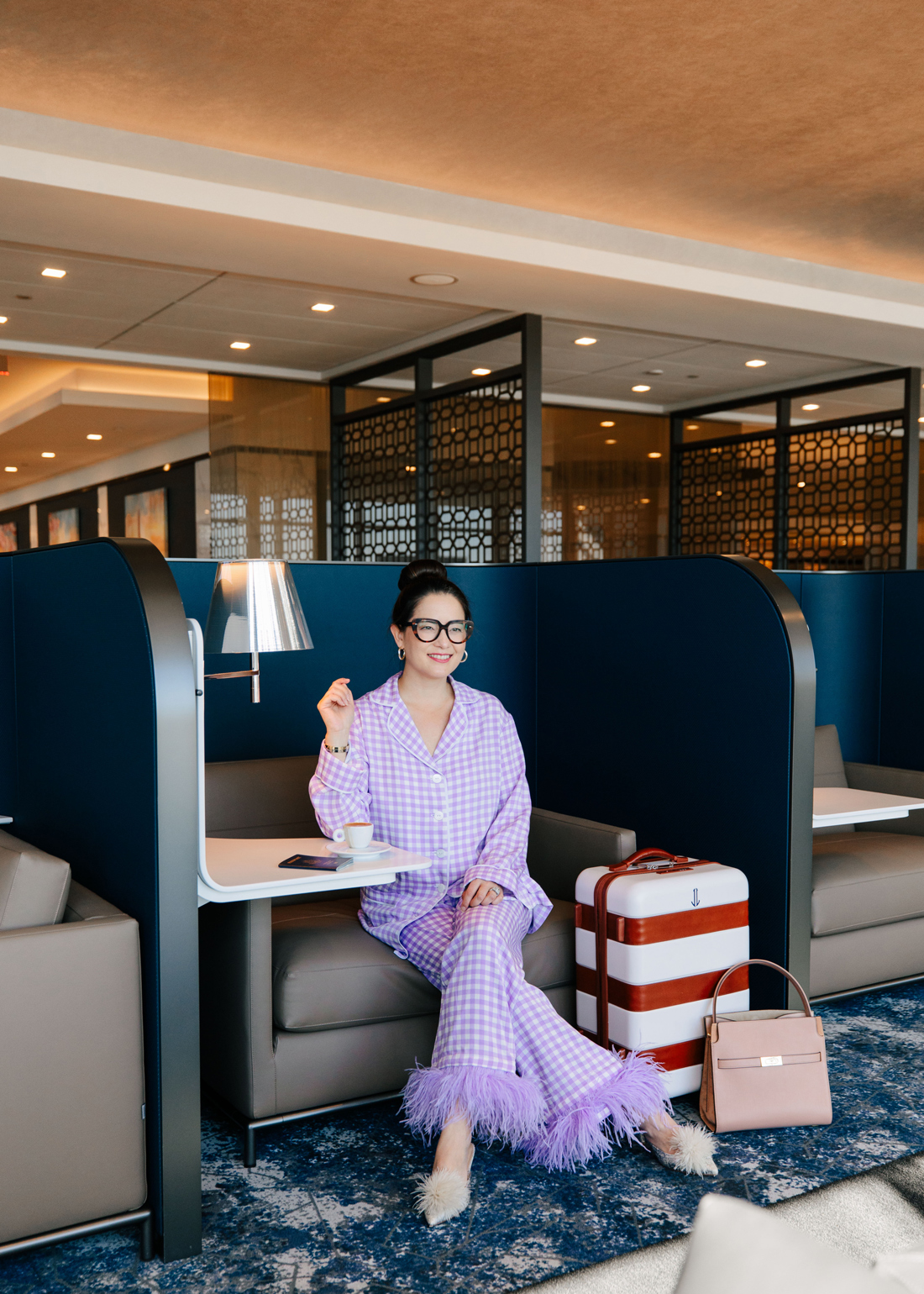 United Polaris Lounge Washington Dulles | Travel outfit ideas