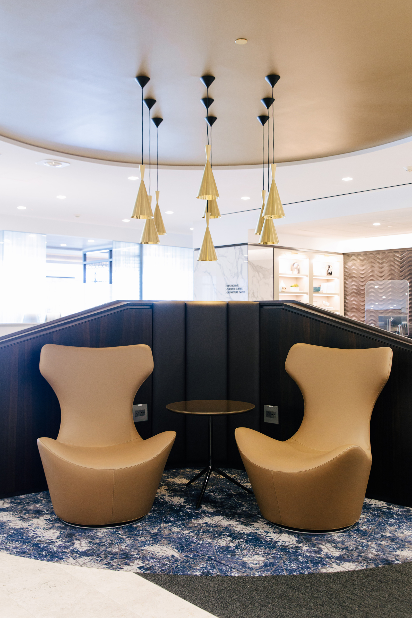 United Polaris Lounge Design