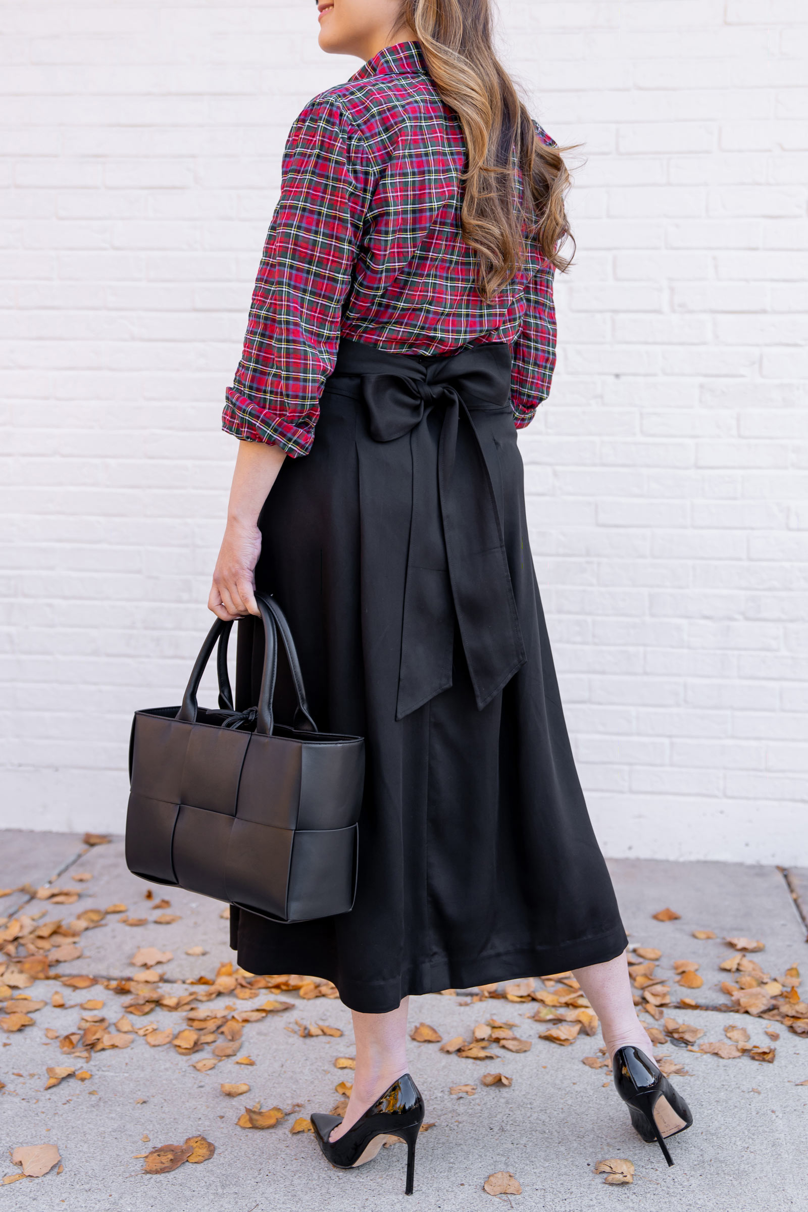 J Mc Laughlin Black Midi Skirt