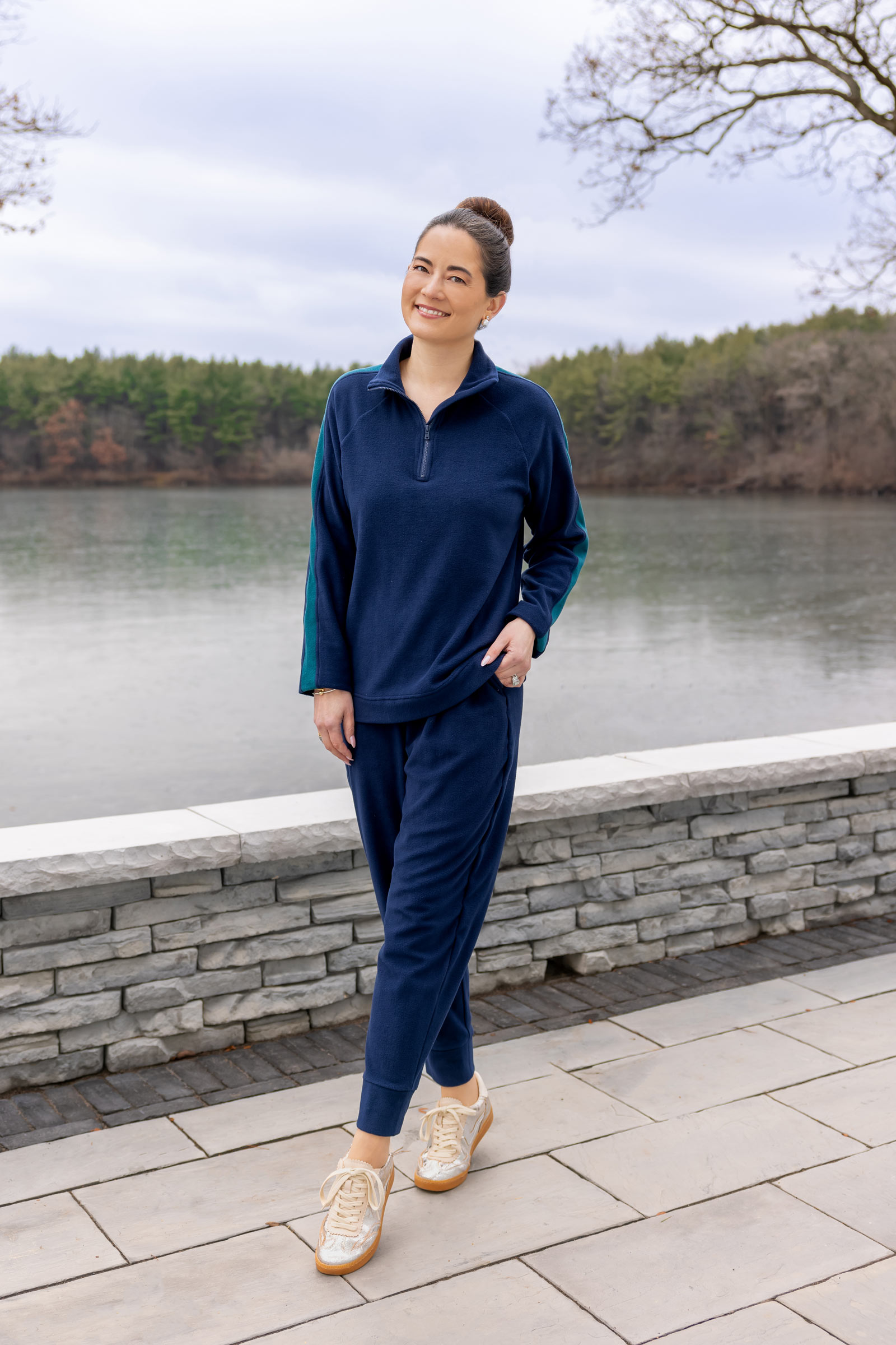 Jennifer Lake Cuddl Duds Navy Fleece Stripe Set